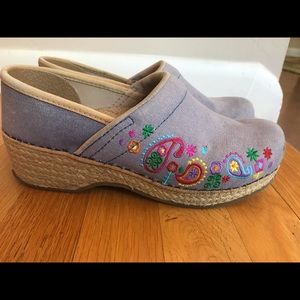 Dansko vegan lilac canvas embroidered 37